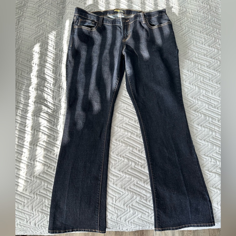Old NavyThe Diva bootcut Jean 14 regular